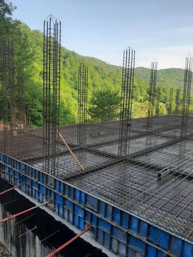 photo_5422408018521350350_y