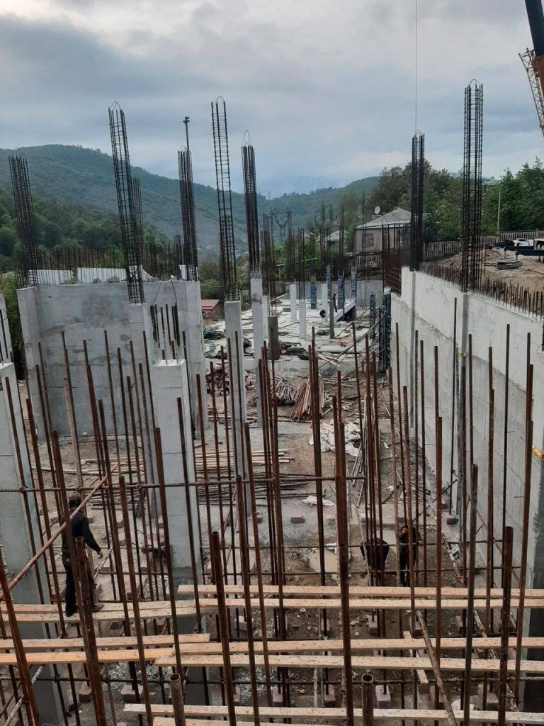 photo_5422408018521350355_y