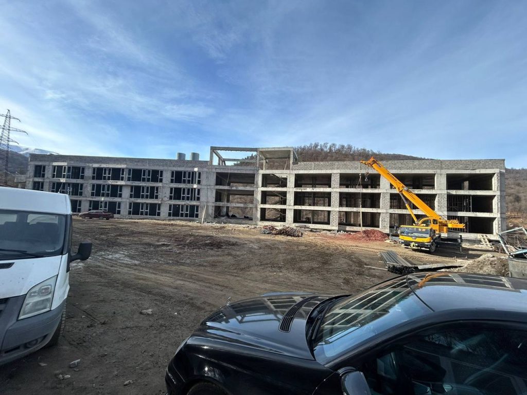 photo_5422408018521350358_y